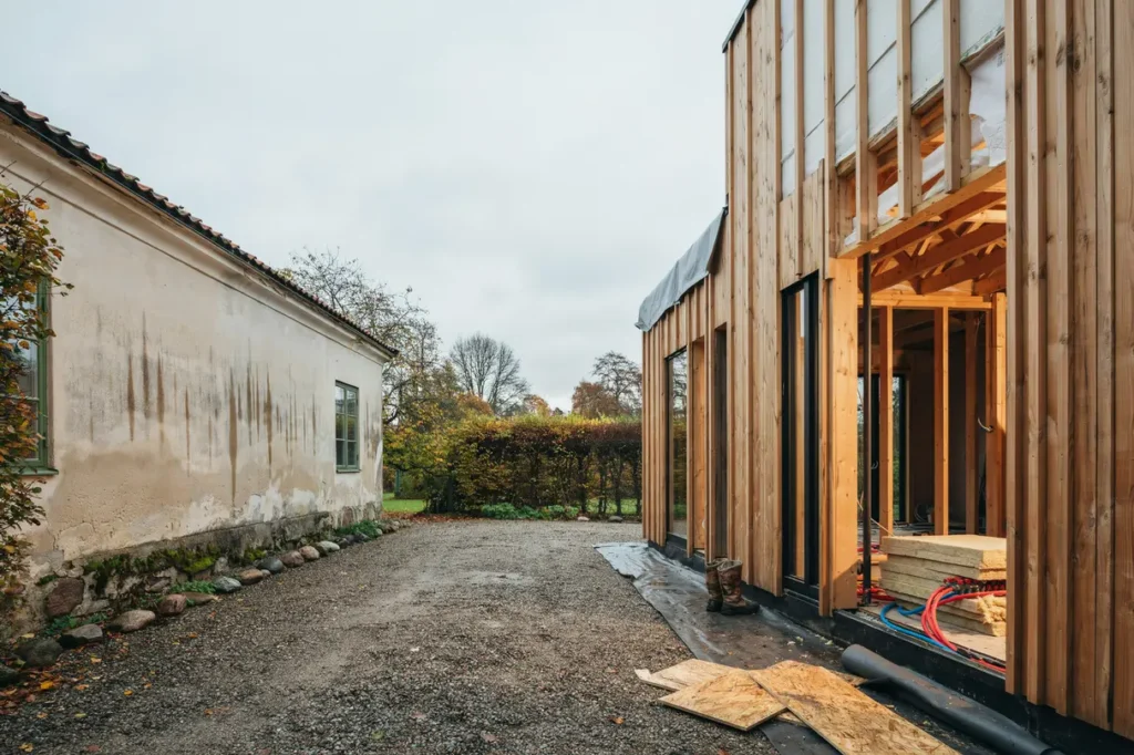 planera tillbyggnad med h jt innertak och vattenburen golvv rme